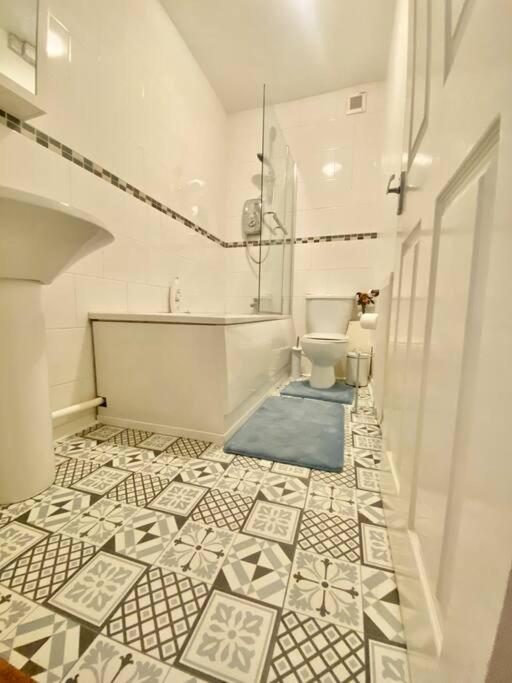 5 Bedroom House Near Cardiff City. Екстер'єр фото