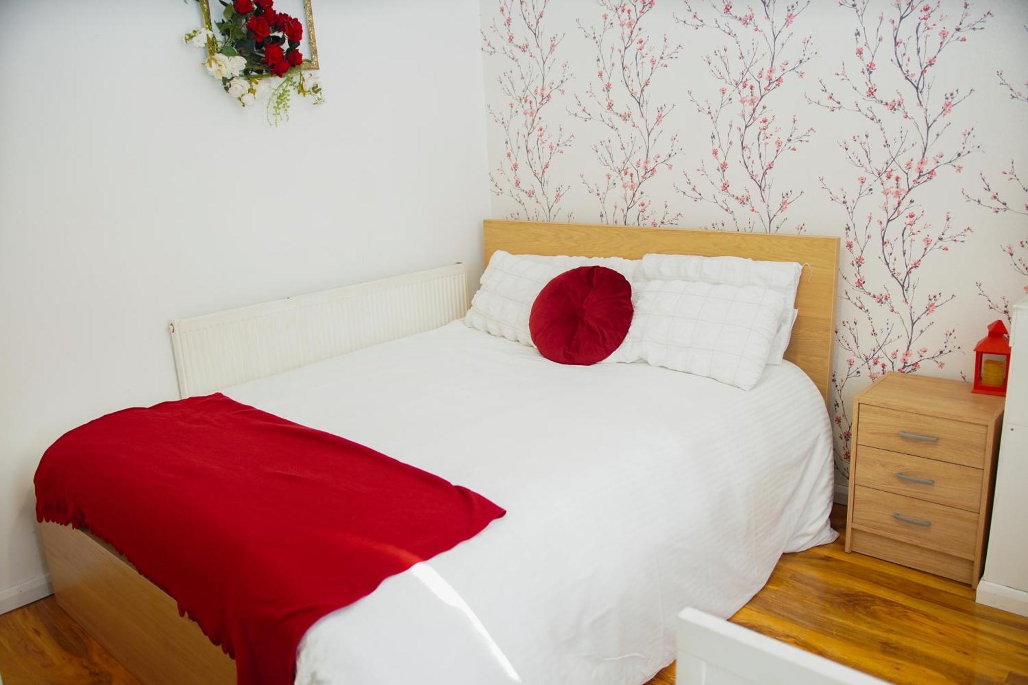 5 Bedroom House Near Cardiff City. Екстер'єр фото