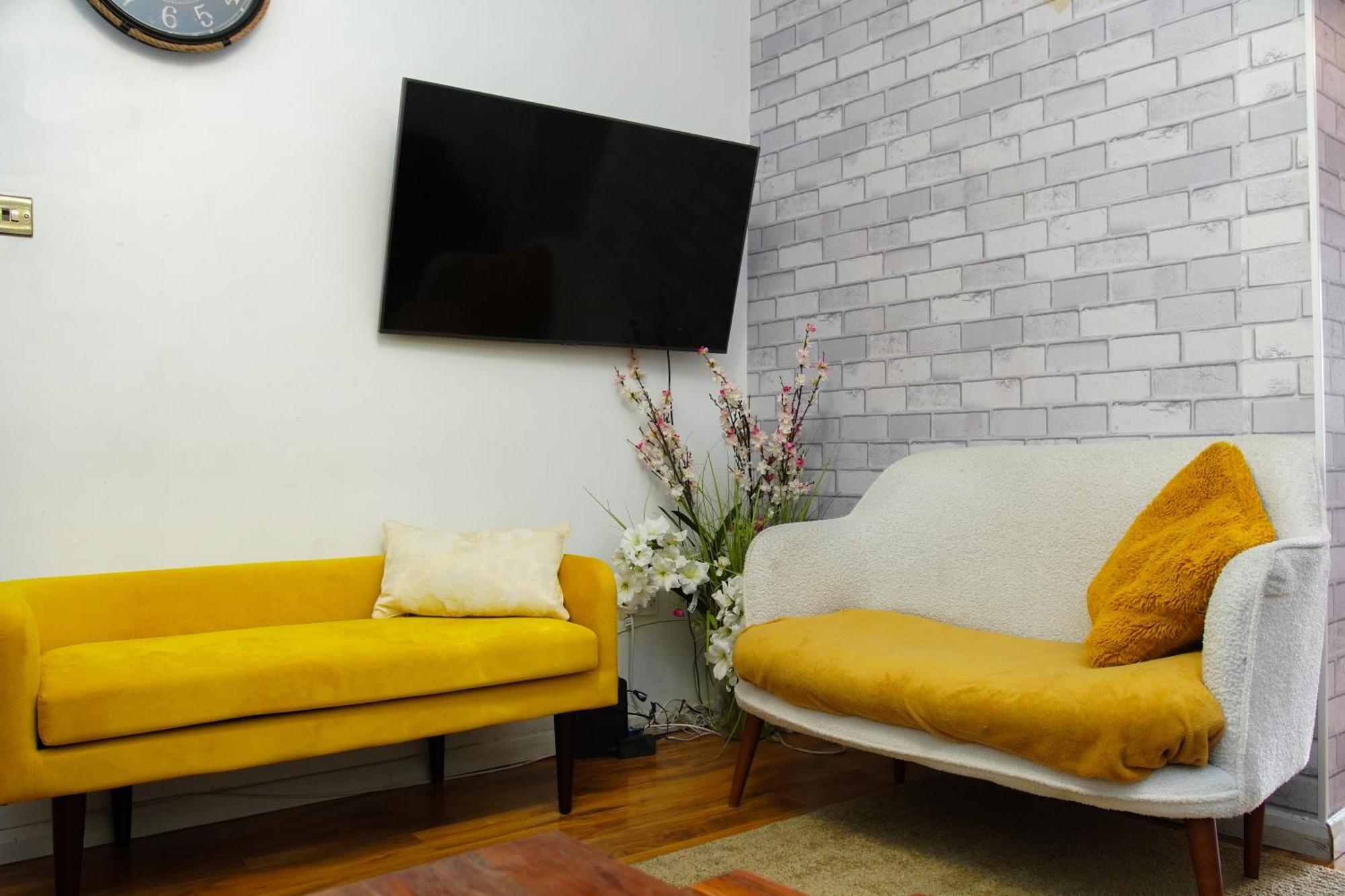 5 Bedroom House Near Cardiff City. Екстер'єр фото